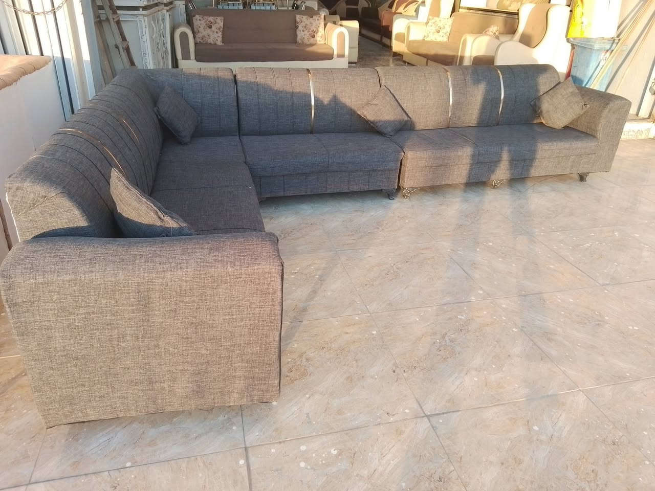 ديوان 9مقاعد مستعمل نظيف 175الف مجمع الضحى للتسوق المسيب مقابل دائرة كهرباء المسيب عمارة الرحيم ***********
