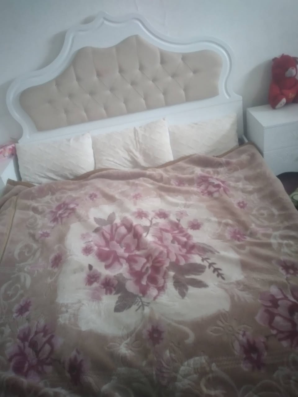 غرفه تركيه بيضه للبيع سعرها 300 وخمسين بيها مجال ***********
