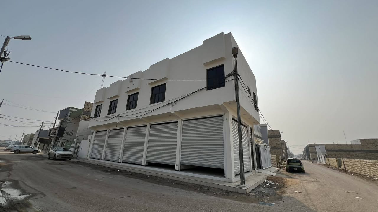 بناية تجارية للبيع 
بناء حديث غير مسكونة 2025
ديوانية التقية /3
بداية مجمع الروان النموذجي
طابو زراعي سند 25 مشمول بالتطويب
المساحة 145 متر ركن 
تحتوي على..... 
محلات عدد 5
شقة غرف النوم عدد 2__صالة _استقبال __
مطبخ __مجمع صحي 
                      مراجعة
مكتب مهدي العتابي للعقار ديوانية الجزائر مقابل فندق برج الامراء 
*********** مهدي العتابي 
*********** حيدر الفتلاوي 
***********
