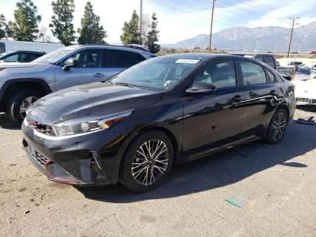 السلام عليكم 
فورتي 23 جيتي لاين اسود بغداد بسمي وهاي صور الحادث ١٥٥ وبيها مجال  *********** وبي واتساب
