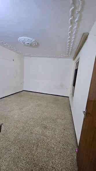 للإيجار في السيدية بيت مساحة ٣٠٠
متر 
البيت كلش نظيف محدث 

يحتوي على ٥ غرف نوم وصاله ومطبخ وخدمات وكراج وحديقة 

الايجار مليون ونص 

للاستفسار: ‏‪***********‬‏
