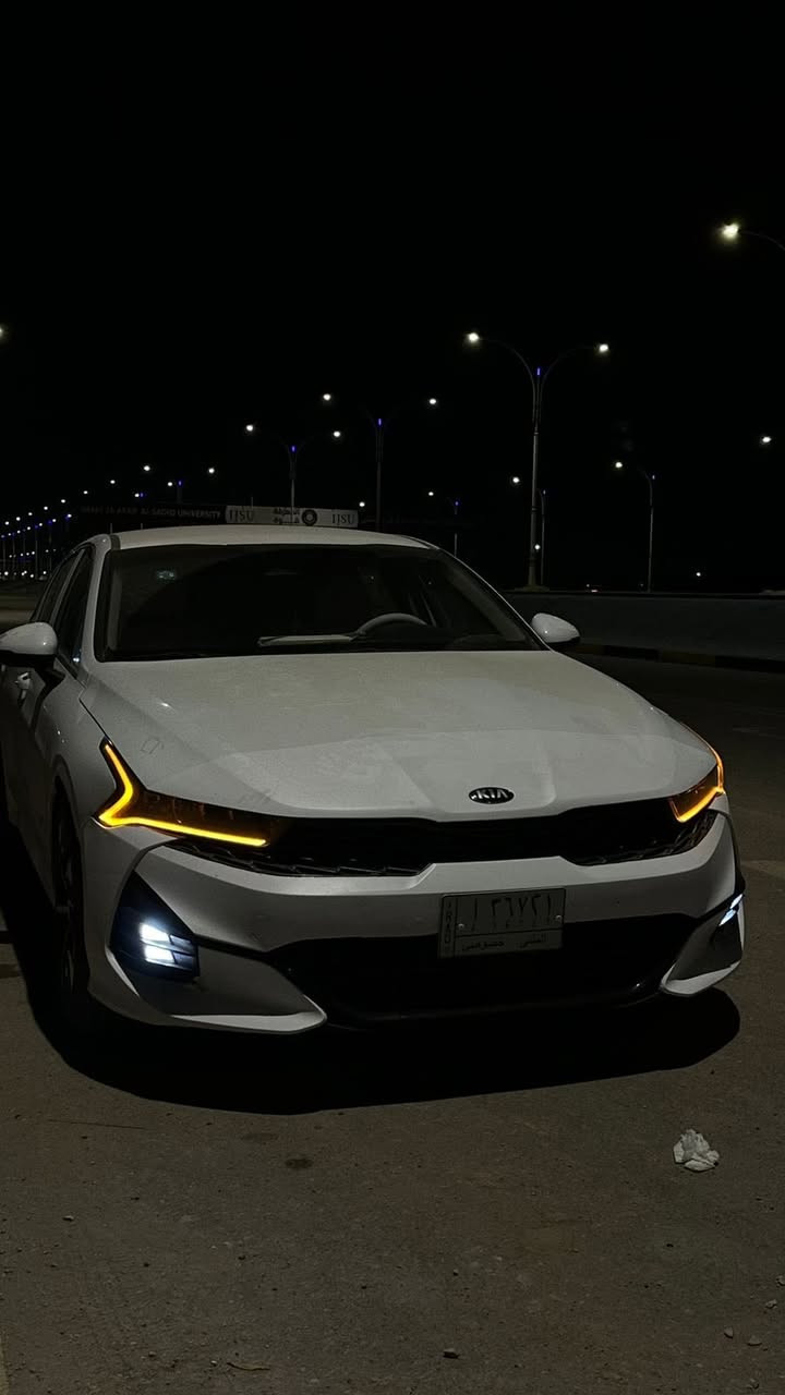 السلام عليكم k5 مديل ٢١ امريكي مكينه ١٦٠٠ تيربو الضرر البنيد بس ماشيه ٦٥ميل معوقين وكاله عامه يسويلك ماباقيلهة شي وتصير حرة فول موصفات توني شادلهة تخم تاير كل نقص مابيهة السعر ١٦٠ وبيهة شي قليل ***********
