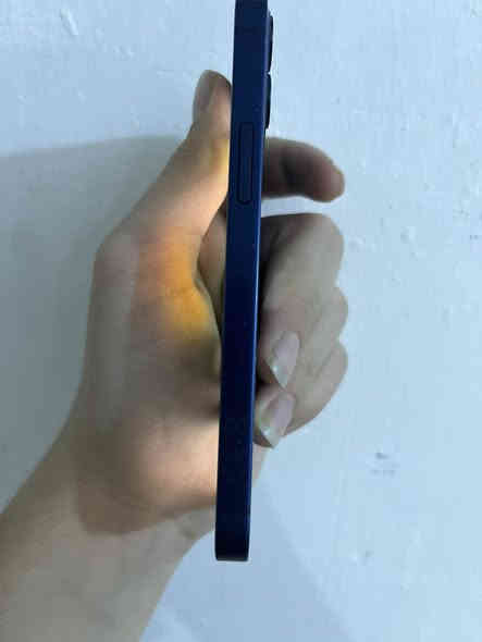 سلام عليكم 
١٢ ميني جهاز نضيف بطاريه ٧٣ ذاكره ٦٤ جهاز مامبدل بي شي ولا مفتوح بس فطر بلضهر خفيف محدث ٢٦ سلاسه فول جهاز مخلي بس مال اتصال مخلي بي سمكرت لل اتصال بس فيس ايدي شغال كلشي شغال سعره ٢٧٥ وبي مجال للطيبين متواجد واتساب ***********
