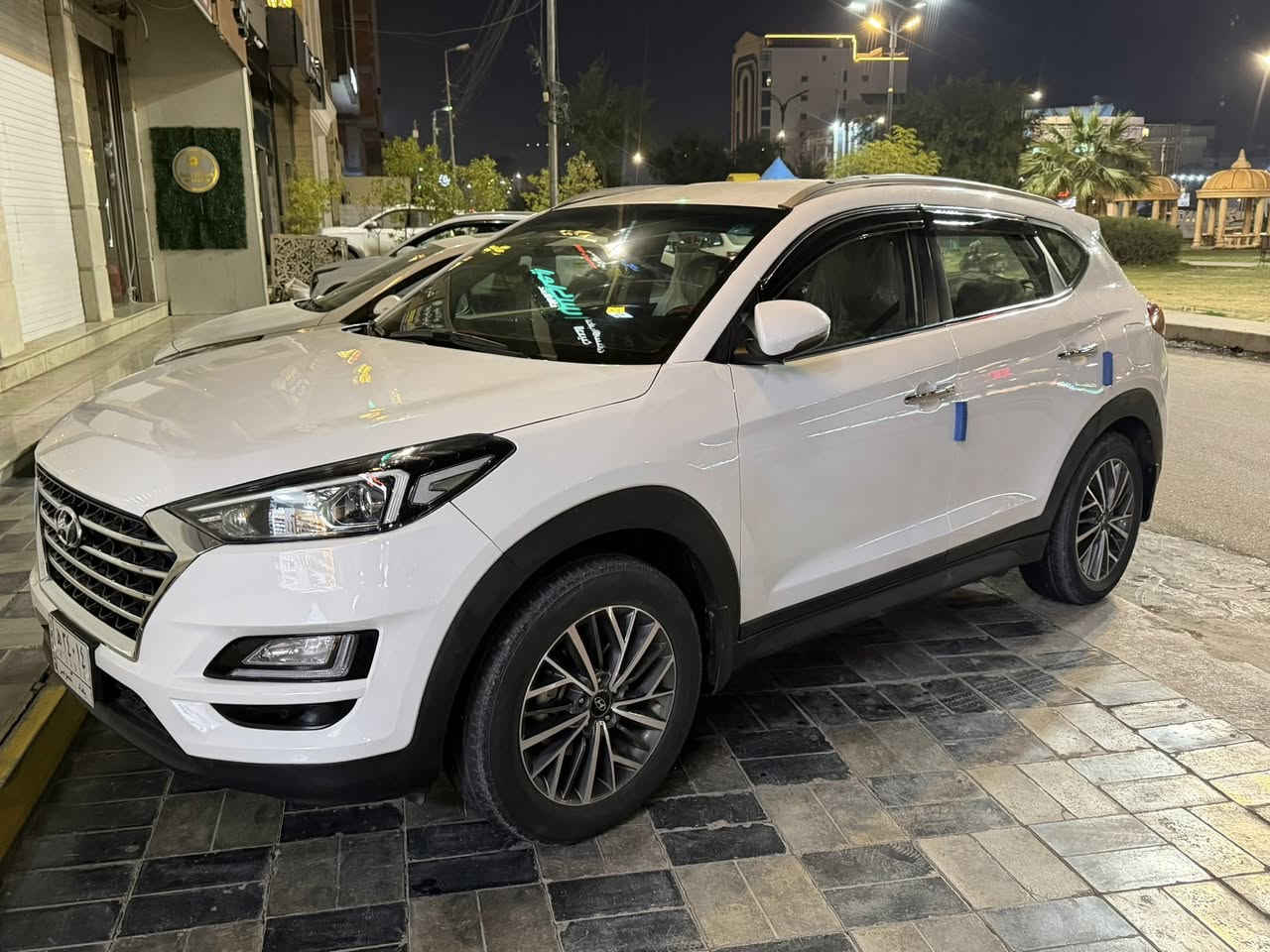 السلام عليكم توكسان ٢٠١٩وكالة القاصد فول مواصفات عدا الفتحة
السيارة متعرضه الى حرق بالجزء الاسفل وقسم من الداخل 
معمرة تعمير ممتاز الى اخر درجة كهربائيات وكالة صبغ عام درجة اولى بالضمان 
مكينة كير بدون ايي ضرر 
بصمة تشغيل 
بصمة بيبان 
رادار 
مري شفط 
شاشة وكامرة بلاد 
مانع انزلاق 
تثبيت سرعة
وبعد هواي مواصفات السياره فول مواصفات ومعروف مواصفات وكاله الكاصد 
رقم السياره بغداد تحويل مباشر مشروع وطني 
مكان السياره زيونه ٧١٦ 
سعر السياره ١٤٥ ورقه. بيه مجال بسيط 
للاستفسار ***********
