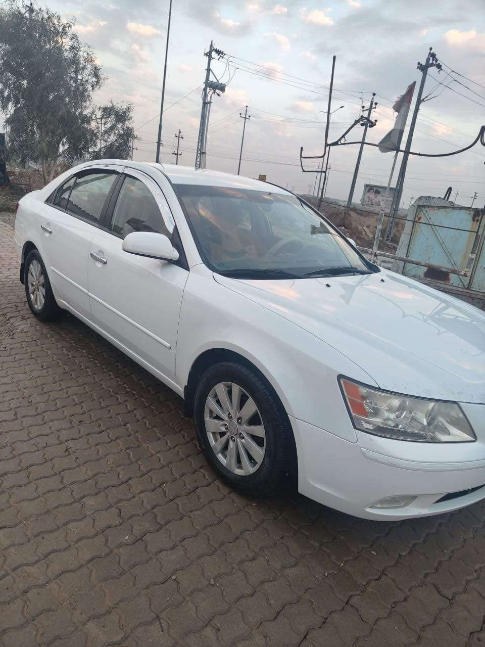 هونداي سوناتا وارد كندي موديل 2009 حجم مكينة 2400 بدون اي ضرر او صبغ او تعديل كلين وماشية 126 الف فقط  رقم وسنوية جديد لحد 2028 تحويل او وكالة بشرط دفتر بنزين موجود للاستفسار الاتصال على الرقم *********** 
مكان السيارة كركوك كركوك, العراق
