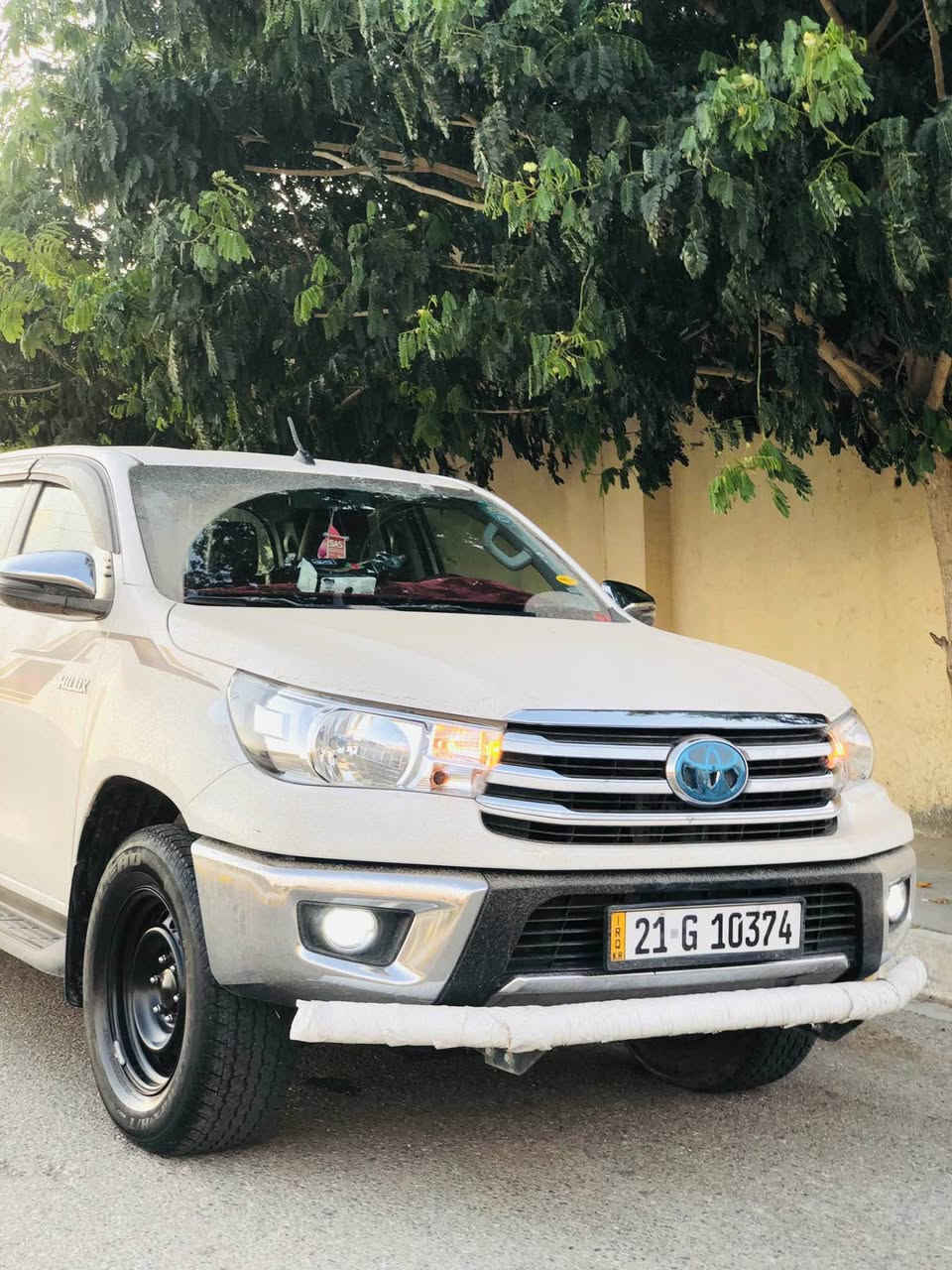 تۆیۆتا هایلۆکس ٢٠١٩
گێر عادی
سەیارەکە١١٢ هەزاری حەقیقی ڕۆشتوە 
یەک دینار مەسرەفی نیە 
گێڕ و مەکینە و ئەکسل و دەبڵ ئەکسل بەشەرت
یەک دەستە سایارەکە زۆر بە جوانی و پاکی ماوەتەوە 
بۆ زانینی نرخ پەیوەندی بکە.
*********** Singapore
