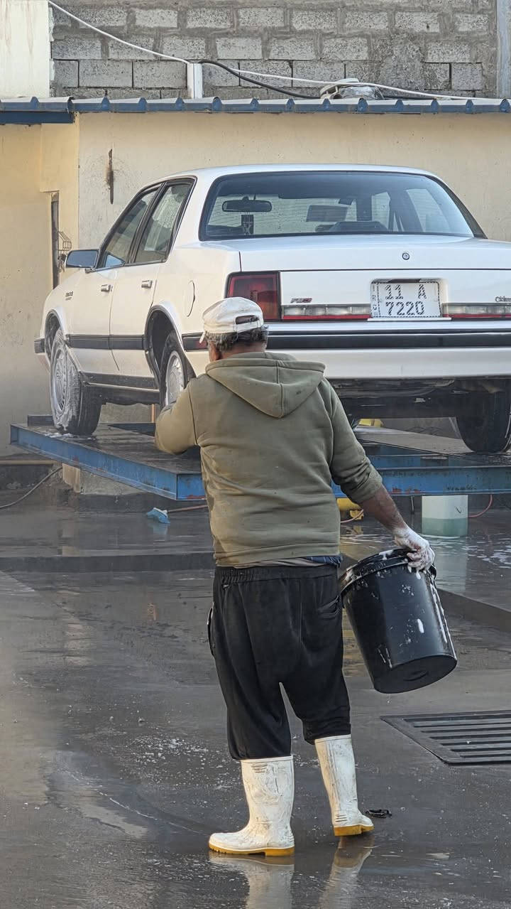 السلام عليكم اولدز موديل 90 ب اسمي رقم مميز السيارة اي نقص ما بيها كلشي شغال ب 70 وهذا رقمي ***********
