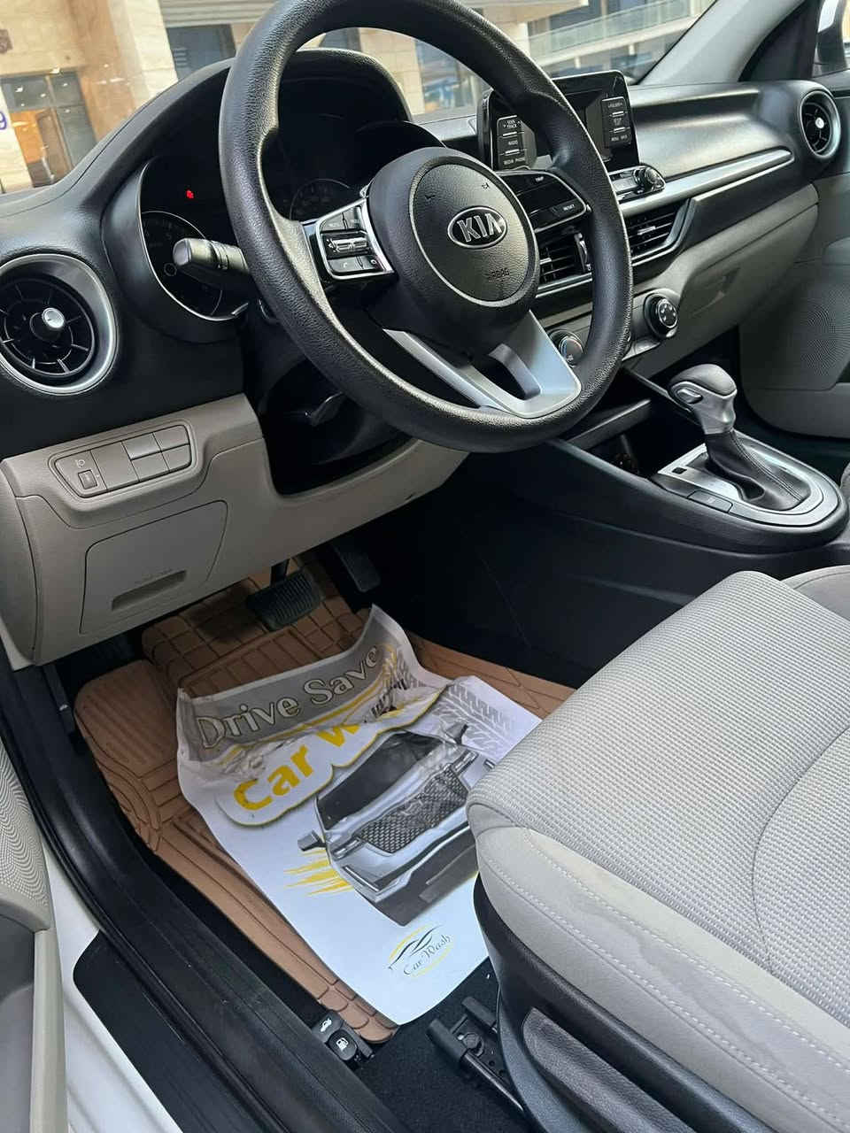 سلام عليكم
كيا سيراتو موديل 2020 كفاله عامه فقط بارد باب خلف باب السائق
مواصفات السيارة 
تبريد قطعتين 
داخل لونين مرغرب 
سلايد 
اشاير بالمري + مري شفط
تحكم سترين جهتين 
ويل كاب كروم اصلي ٥ 
مود درايف + ٣ انظمه قيادة 
حساس خلفي + شاشه + كامرا 
رقم بغداد جديد تحويل شوكت ميعجبك 
ماشيه ٢٧ الف حقيقي سبير منازل
عنوان بغداد كرخ علي صالح قرب منصور 
***********
السعر 
١٥٧ مجال كلش بسيط اخوان
