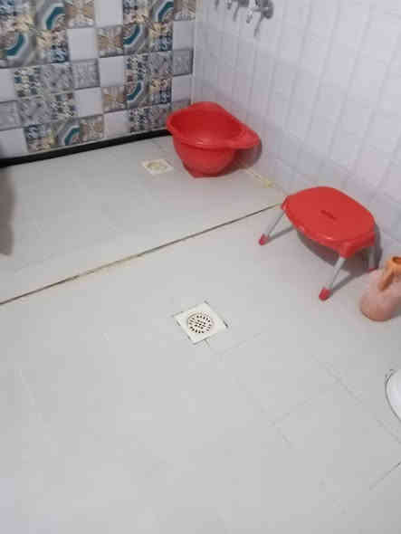 للبيع …للبيع …دار في حي الشباب 
طابو صرف …..
قرب سوق أميمة — مربع جداً مرغوب
مساحة 130 م 
واجهة 6 ونص 
ونزال 20م
يحتوي على ::كراج ومدخلين وصالة ومطبخ 
وخدمات 2 ومنور وحولي 2 
مع 3 غرف نوم وبيتونة وسطح
للإستفسار إتصل على ( ‭0770 263 8124‬ )
