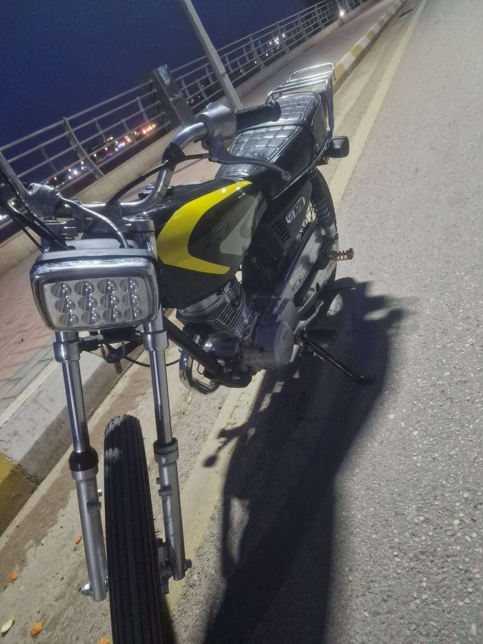 اربعة كير شاصي 14 ومكينة 21  نضيفة أوراق اصولي شوي أوراقهة بيهن شكوك مكاني كوت سعر 500 وبيها مجال قليل


**إذا كنت صاحب هذا الإعلان وتريد حذفه لأي سبب، رجاءا أرسل رسالة إلى الدعم الفني**