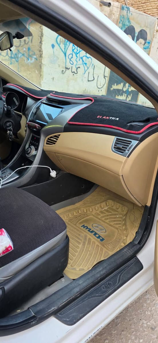 سلام عليكم ورحمه الله وبركاته 

انتره موديل 13

كفاله من ضربه القويه 

سياره خير من الله 

حلوه سياره احلا من صوره 

مكاني نجف بسمي سياره 

بيه كارتين زغار  إصبعين

تبريد كير مكينه حداديه كله مكفول تجي تفحص وشوف بعينك مكينه خرسه 

سعر 115 وبيه مجال 
***********
