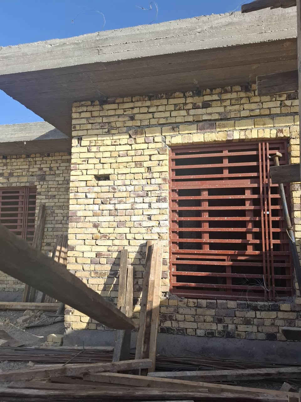 في ديوانيه بل تقيه ثالثه شارع الكرينات بيوت نقد وقصاد تعال وشوف شغلناا وعدنا بناء نقد وقصاد ***********
