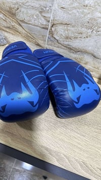 كفوف ملاكمة اصلي شرط  مال امزون اوربي مامستخدم ادفعر سعرك واخذهم 07764...