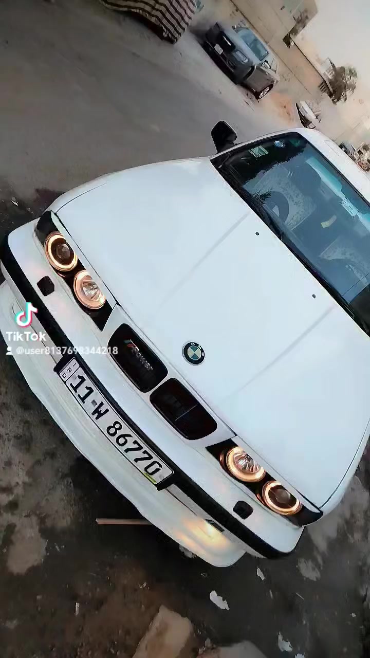 سلام عليكم ابيع بي ام  ٥٢٥ مكينة
وكيرمكفولات 
صدر امامي خلفي حلو عوزه زوج لويات
كهربايات كلة شغالة تخم تايرجديد
سلايت شغال بدون خياس
لايت سوارات نهار

تبريد بي ليك  تخم تاير جديد 
 سنويه 29 تنتهي بغداد انكليزي
السعر  بغدادجميلةثانيه ***********
