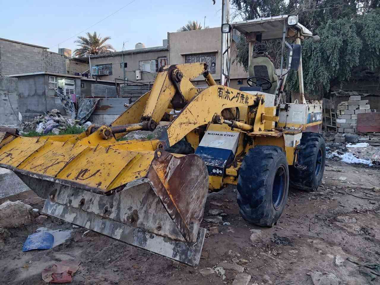 للبيع شفل كوماتسو حجم 40  ياباني 4 سلندرميكانيكي ثكيل وخفيف الشفل كامل اي نقص مابي من كلشي(بدون أرقام أدوات يعني حديده )السعر 65 ورقه وبي مجال العنوان بغداد البياع استفسار أكثر اتصل ***********
