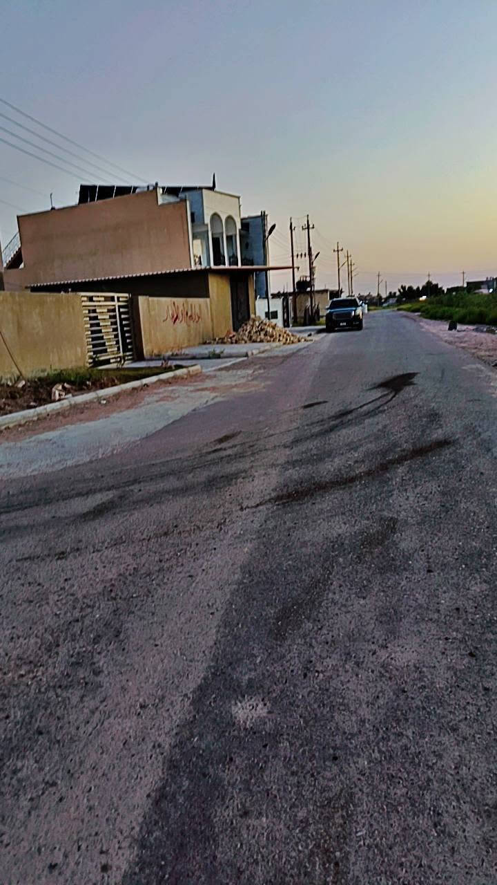 قطعه للبيع ابودشير حليجه 600متر او 300متر حسب الطلب متوفر ماء كهرباء تبليط اناره بناء ***********
