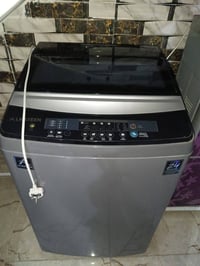 غسالة أوتوماتيك 18كيلو  + براد ماي جديدات استعمال شهر وشويه مستعجل على...