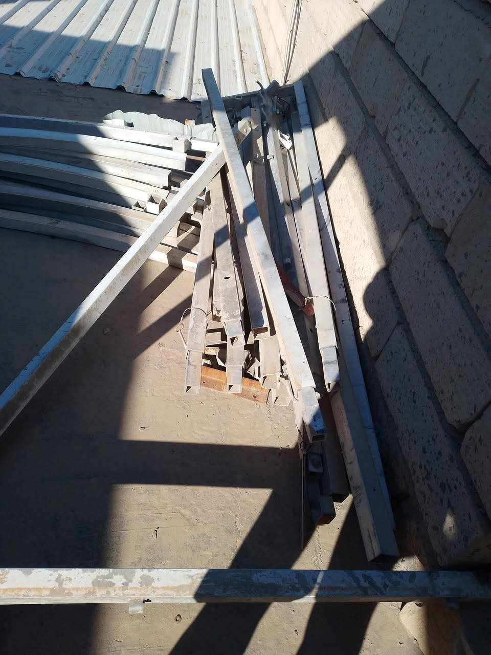 خيمه بدون جادر فافون صناعه أمريكيا طول ٢٠م وعرض ٦م سهله التنصيب للإستفسار ***********
