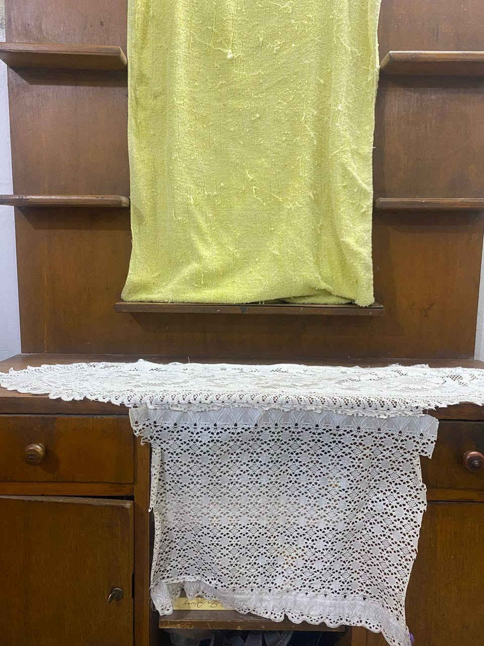 السلام عليكم عندي غرفة نوم مستعملة خشب صاج كنتور وسرير نفرين كومدي عدد٢ ميز تواليت وكنتور اربع أبواب وزاوية اللي يريد يشتريها يدخل خاص


**إذا كنت صاحب هذا الإعلان وتريد حذفه لأي سبب، رجاءا أرسل رسالة إلى الدعم الفني**