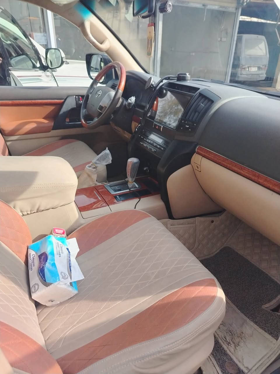 سلام عليكم
لاندكروز ٢٠١٤
ابريم مكان بغداد
السغر ٣٧٠ بيهه مجال رقم بغداد باسمي
رقم ***********
