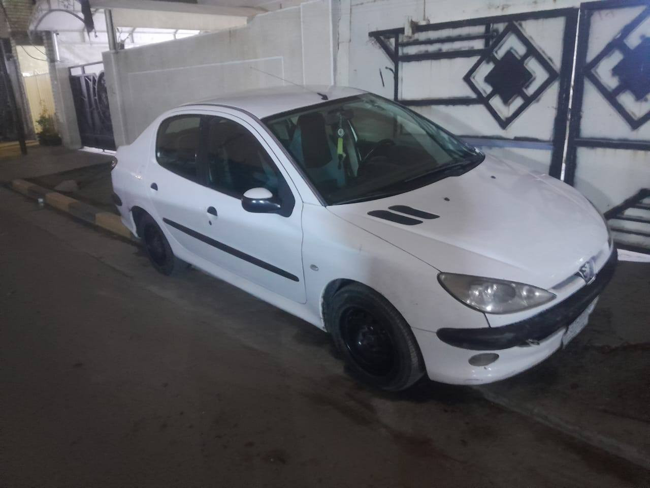 بيجو اوتوماتيك 206موديل 2008السعر 44رقم بغداد السياره على البلاد جاهزه من كل شي مكان السياره بغداد حي الجهاد (***********)
