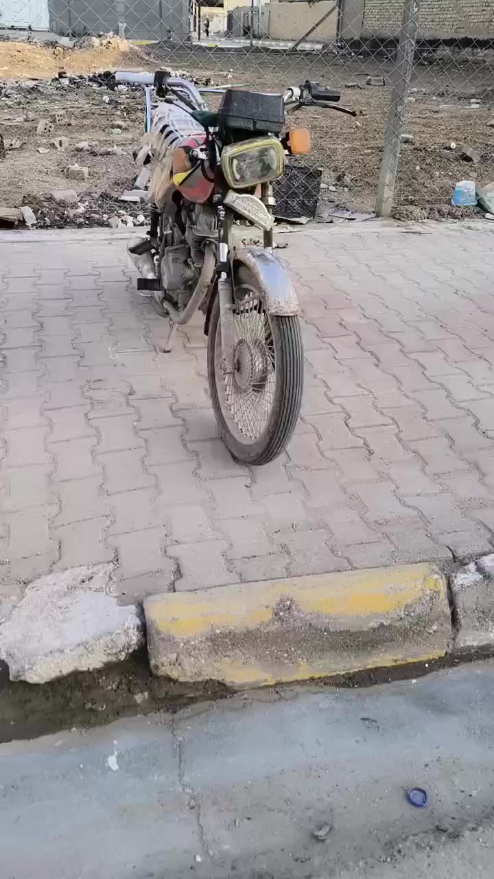 دراجه سافان نضيفه لبيع لسعر 250 وبيها مجال شي قليل  اي عطل ما بيها ومتهد بيها  ضفيرة ؛شغاله بس لشراي يتفضل 📞📲***********
