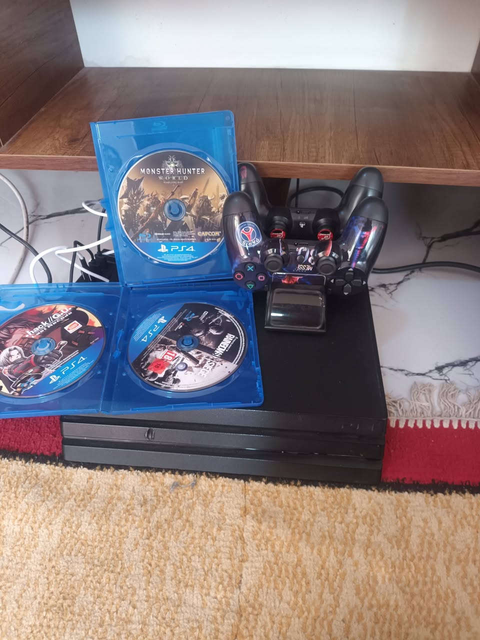 بلي 4 لبرو
نضافه 100/100
ذاكرته 500 كيكا
يدات وحده اصليه وحده تجاريه
يجي ويا ٣ اقراص 
سعره 320


**إذا كنت صاحب هذا الإعلان وتريد حذفه لأي سبب، رجاءا أرسل رسالة إلى الدعم الفني**