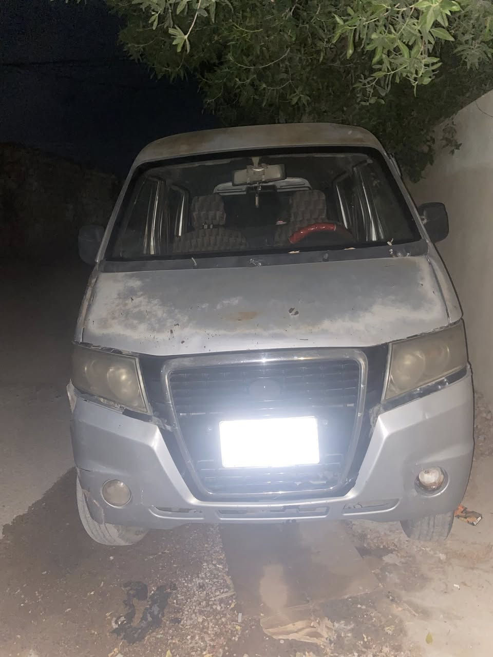 السلام عليكم كيا كاناو للبيع او مراوس بيكم  السياره جديده من كلشي كير خير من الله مكينه بس الرنكات مالته ًً  دواخل كشنات جديده حداديه نص عمر تخم تاير جديد سبير جديد  باتري جديد الون رصاصي صاحبه بل حله  ما ندله السنويه عاج  الرقم الماني التبريد شغال بس غاز السياره مال خبزه  السعر ١٩ وبي مجال الرقم  *********** واتساب
