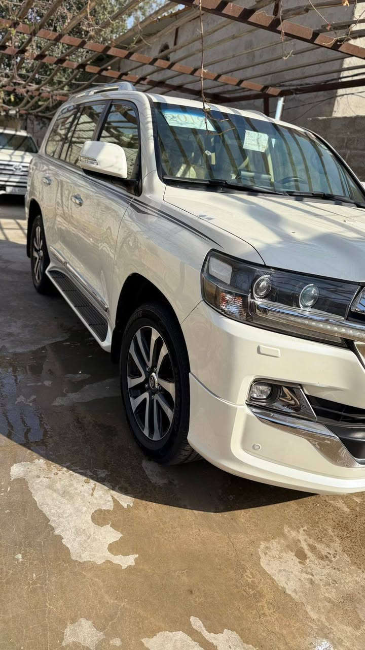 سلام عليكم من رخصت مدير كروب لاندكروزر للبيع مديل ١٩ شركه ساز بيها تعديل كد اصبع موضحه بسونار سياره كلش جديده تخم تاير ماشيه ١١٧ مكاني بغداد حسينيه المعامل رقمي ***********  السعر 560 وبيها مجال حك جيه مكينه ٨ سلندر ٤٧٠٠
