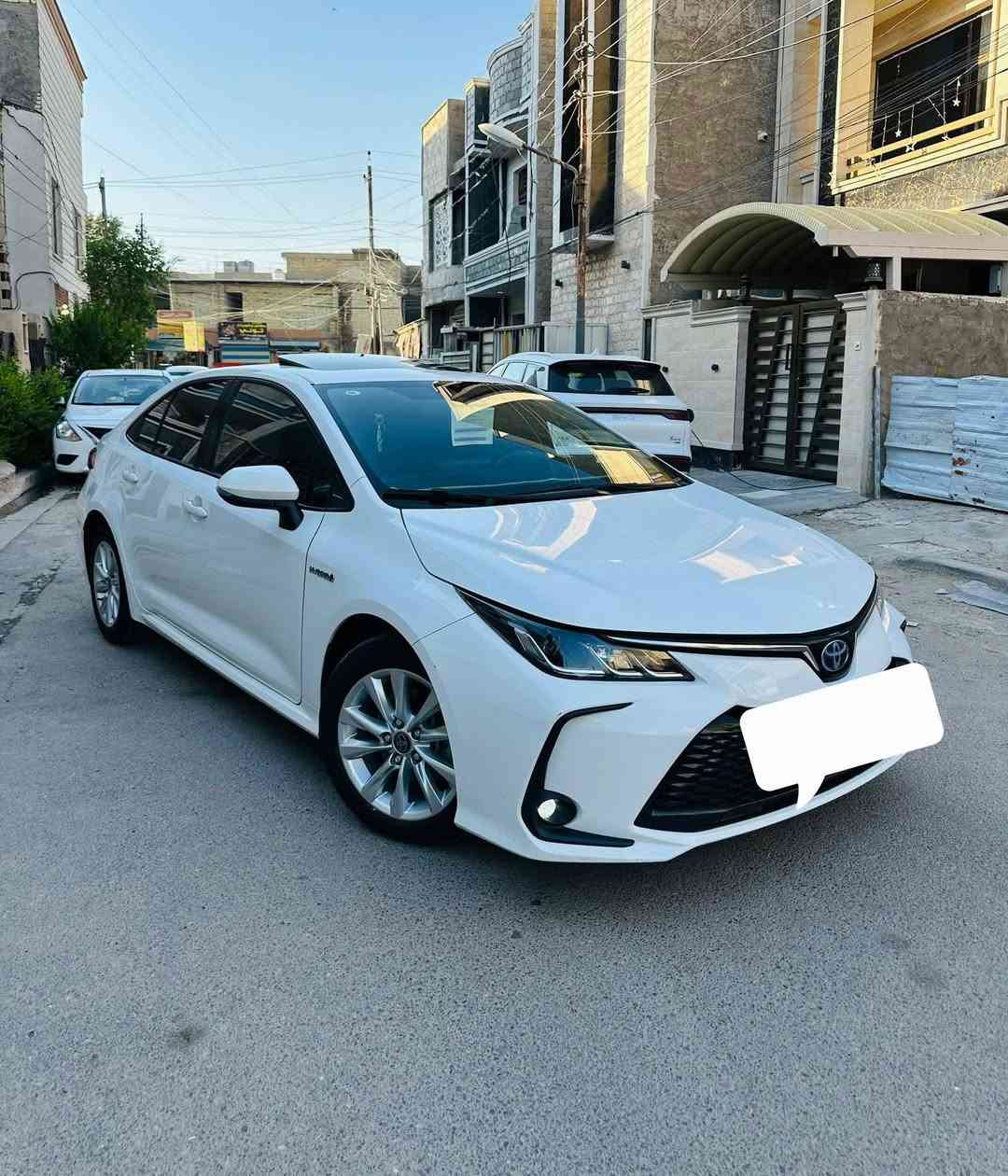 السلام عليكم للبيع كورلا هايبرد 2024 شكل الخليجي سياره اخت زيرو ماشيه 22الف فقط داخل لونين احمر واسود رقم بغداد بسمي فول مواصفات  شوفت عينك كفاله عامه بيها رصعات بل قماره اثر حالوب ما مبينات اله تنتبه فقط عارضها ب 98 وبيها مجال لان اريد عندي عملية اضطرارية  مكاني بغداد الكرخ مكلف بل نشر للاستفسار ***********.
