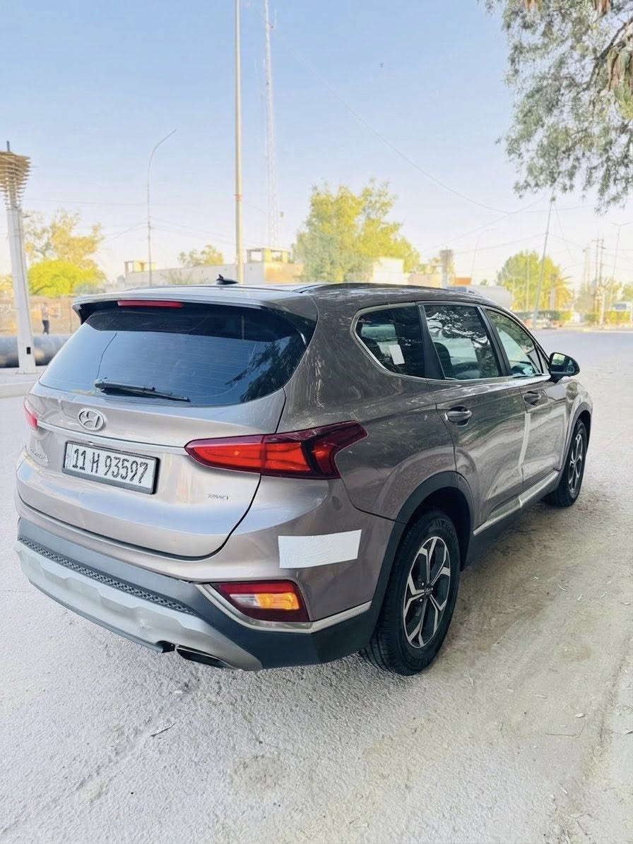 للبيع سنتافي 2019  رقم بغداد نكليزي مداور ثاني يوم وارد أمريكي حادثها الجملغ  والباب  و سونار مرفق بل منشور سياره موصفات تحكم ستيرن جهتين شاشه كاربلي كأمره دواره توقف ذاتي تحديد مسار نزول منحدرات هزاز حساسات امامي خلفي وبيها موصفات بعد ومكينه وكير وحداديه وتبريد مكفولات سياره جاهزه من كلشي    السعر138وبيه مجال.   للاستفسار ‭ ‭***********‬
