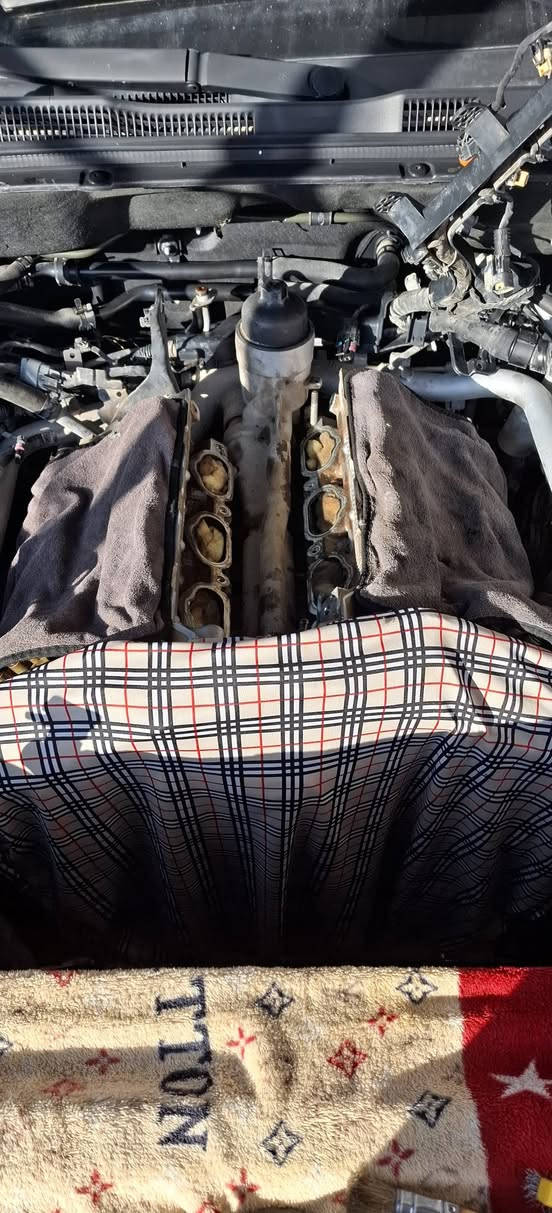 #سيرفز_موهافي
#يالله اليوم شرفني العم العزيز ابو مهدي من البصره  
صيانة وادامة كاملة حمام وغسل مكينه خارجي ازاله جميع الترسبات وتراكم الدهون وتنظيف جميع حساسات المحرك  وتبديل اغلب القطع المستهلكه حسب رغبتة وطلبة 
1.تنظيف حساسات vvt
2.تنظيف حساس الايرفلو
3.تنظيف حساس الماب سنسر
4.تنظيف حساسات الكام شفت
5.تنظيف جويتر 
6.تنظيف ثلاجه الدكشن البارد 
7.تنظيف مسطره النوزلات مع النوزلات خارجي مع المجاول
8.تنظيف قبغ ولفات ومشتقاته وجميع القطع الخارجيه 

وتم تبديل القطع المستهلكه 
١.بلكات
٢.واشر قبغ ولفات 
٣.روله بلاستك
٤.روله حديد 
٥چبن حساسvvt
٦.فلتر شوته 
٧.قبغ زراك دعاميه
٨.قايش
٩.قبغ راديتر
١٠.جوين اعلى
١١.صوندات براد سلندر
تحياتي خادمكم كرار رحيم    ***********
