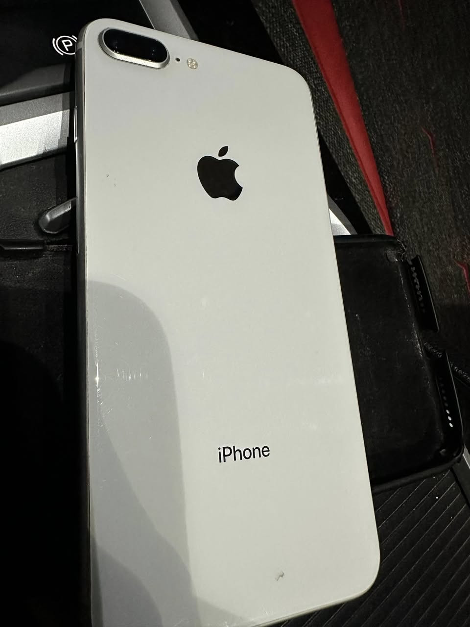 ايفون 8 بلس للبيع ذاكرة 64 مبدل بطارية فقط نضيف ضهر مابي اي شخط فقط الشاشه بيها فطور السعر 120 وبي مجال 

***********
