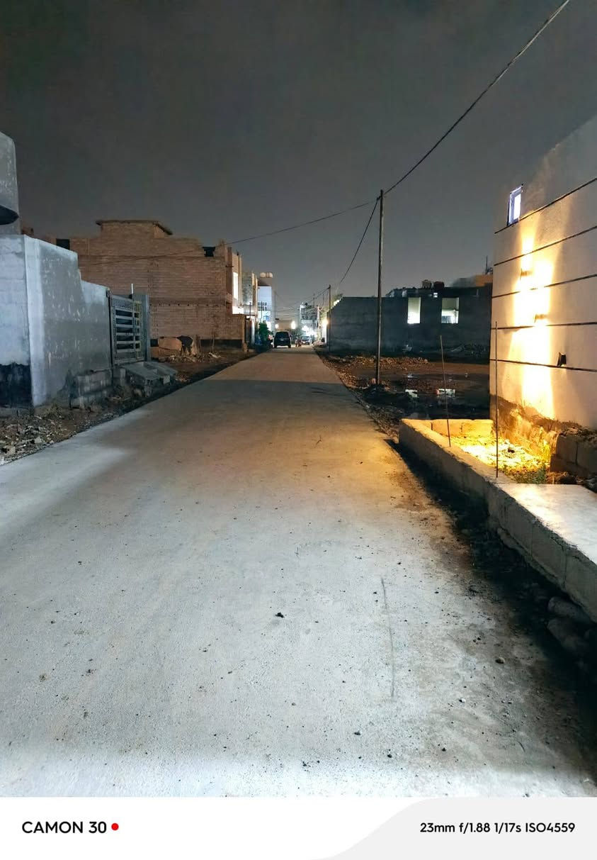 سلام عليكم دار البيع المساحه 150 متر طابو زراعي سند 25 بي غرفتين نوم وصاله ومطبخ وستقبال ومدخل وطابق الثاني ماساس نفس جوه الموقع بعقوبه التحرير الحولي  السعر 95 اتصل ***********.           ***********
