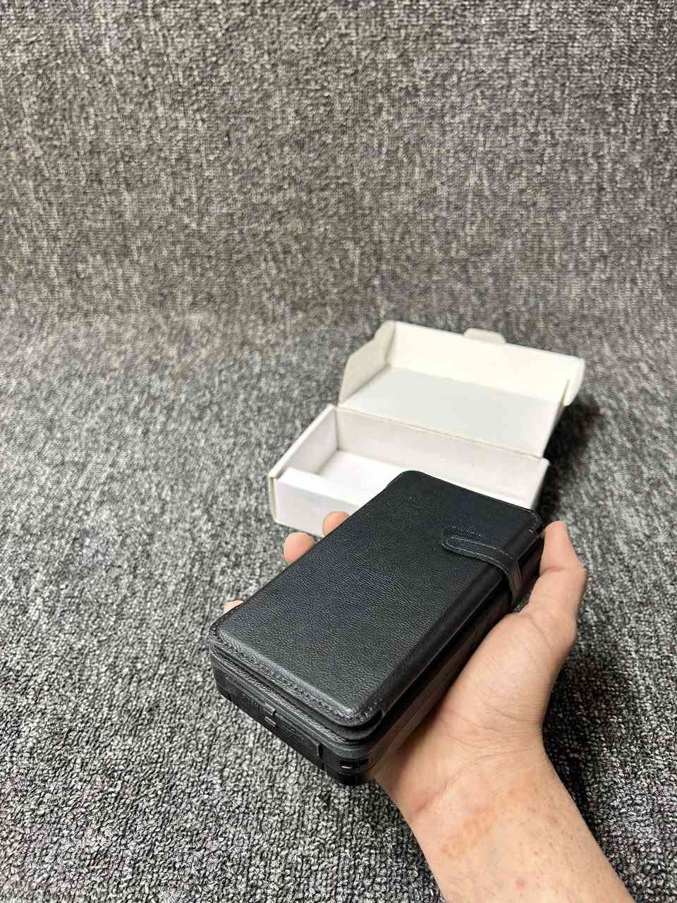 باور بنك Bower bank طاقه شمسيه
اربع الواح  
حجم 26.000mah 
يعني تشحن وترجع ليوره ومايخلص 
جديد غير مستخدم مفحوص


**إذا كنت صاحب هذا الإعلان وتريد حذفه لأي سبب، رجاءا أرسل رسالة إلى الدعم الفني**