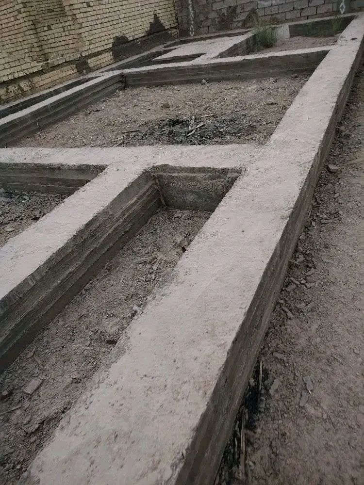 عرصة طابو زراعي سند ٢٥ ومشمولة بالتطويب موقع ممتاز في حي ميسان قرب مول جوهرة العرب قرب مدرسة نون تاسع عرصة عن الشارع العام بيهة إقرار داخل المحكمة المساحة ١٣٠ متر. متوفر بيها جميع الخدمات ماء وكهرباء وإنارة... الاتصال على الرقم ***********
