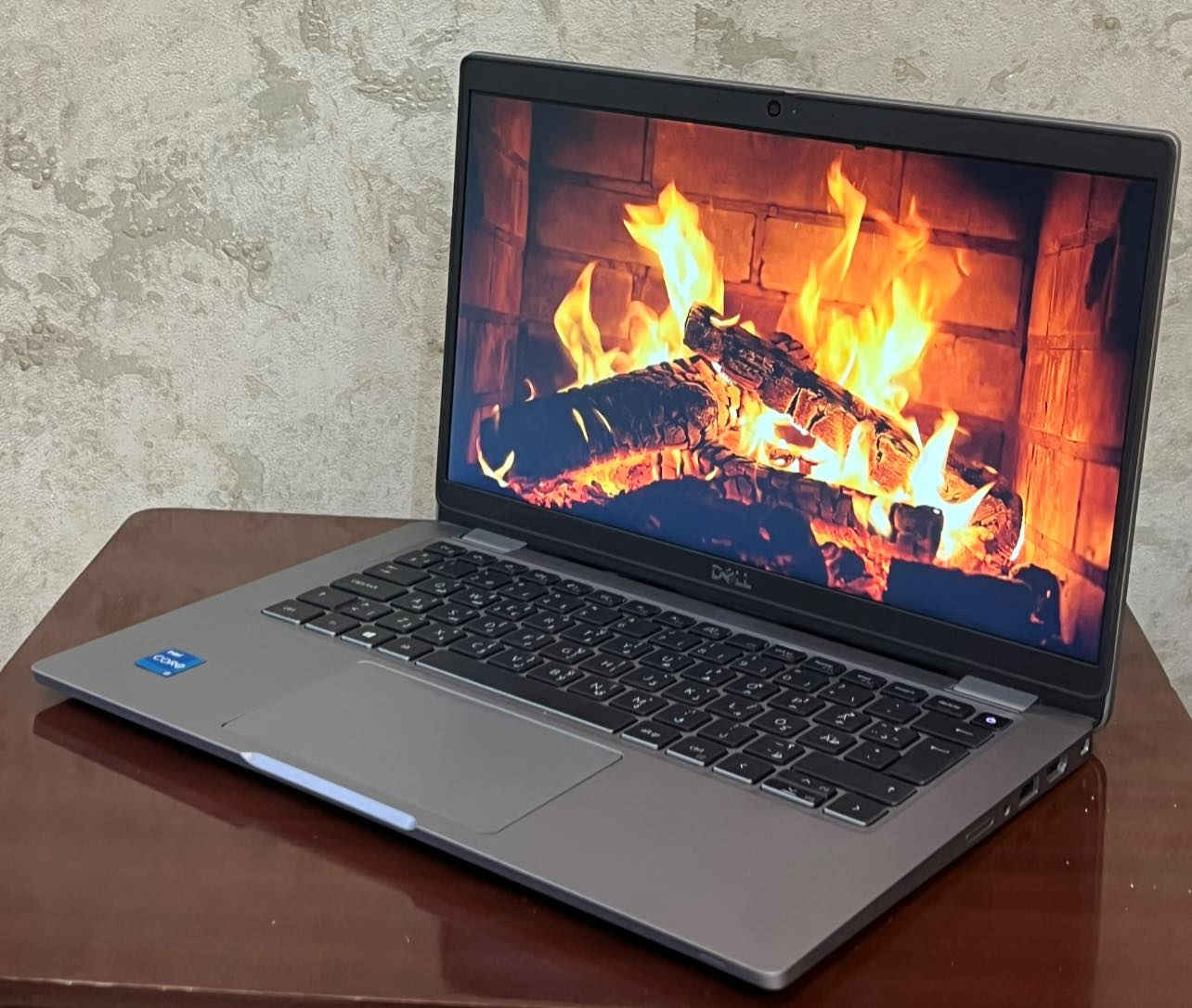 💻 للبيع: لاب توب Dell Latitude 5320 بحالة الوكالة (نظافة عالية جداً) ✨
إذا كنت تبحث عن الأداء السريع، الخفة، والنظافة الفائقة التي تشبه الأجهزة الجديدة تماماً، فهذا العرض لك! الجهاز مميز جداً ورشيق ومناسب للدراسة، العمل، والتنقل.
🔍 المواصفات التقنية (كما تظهر في ⁠image_5.png⁠ و ⁠image_2.png⁠):
 الموديل: Dell Latitude 5320
 المعالج: Intel® Core™ i5-1145G7 (الجيل الحادي عشر القوي والمسنود بميزة vPro)
 الذاكرة العشوائية (RAM): 8 GB بسرعة ممتازة 3200 MHz لمشاهدة تفاصيلها في ⁠image.png⁠
 الهارد (التخزين): 256 GB NVMe SSD (سريع جداً في الإقلاع وفتح البرامج)
 كارت الشاشة: Intel® Iris® Xe Graphics (ممتاز للبرامج الهندسية الخفيفة، المونتاج البسيط، والألعاب المتوسطة)
⭐ مميزات الجهاز:
 نظافة عالية: الجهاز شبه جديد، خالي من العيوب المصنعية أو الخدوش المؤثرة، وبحالة فنية ممتازة 100%.
 أداء مستقر حرارياً: المعالج يعمل بكفاءة واستهلاك الطاقة والحرارة ممتاز جداً (كما هو واضح في لقطات الأداء ببرنامج Task Manager في ⁠image_2.png⁠).
 شاشة مريحة وعملية: حجم مثالي للتنقل مع لوحة مفاتيح مريحة جداً تدعم اللغة العربية.
السعر :350الف دينار عراقي شامل التوصيل 📦🚚
📞***********
متوفر واتساب وماسنجر للحجز والاستفسار
