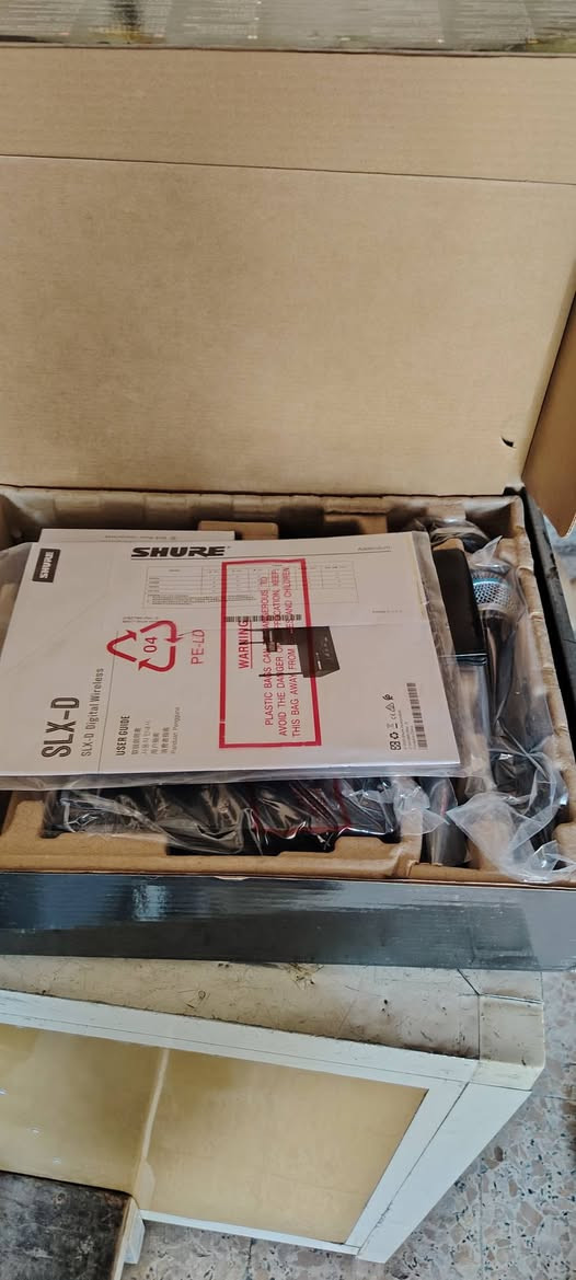 السلام عليكم ورحمة الله وبركاته اخوان هذا مايك معروف وقطعة راقية ومرتبة والكل يعرفها Beta 58a وسعرها جدا مناسب الي تفيدة يتفضل خاص على واتس اب ***********
