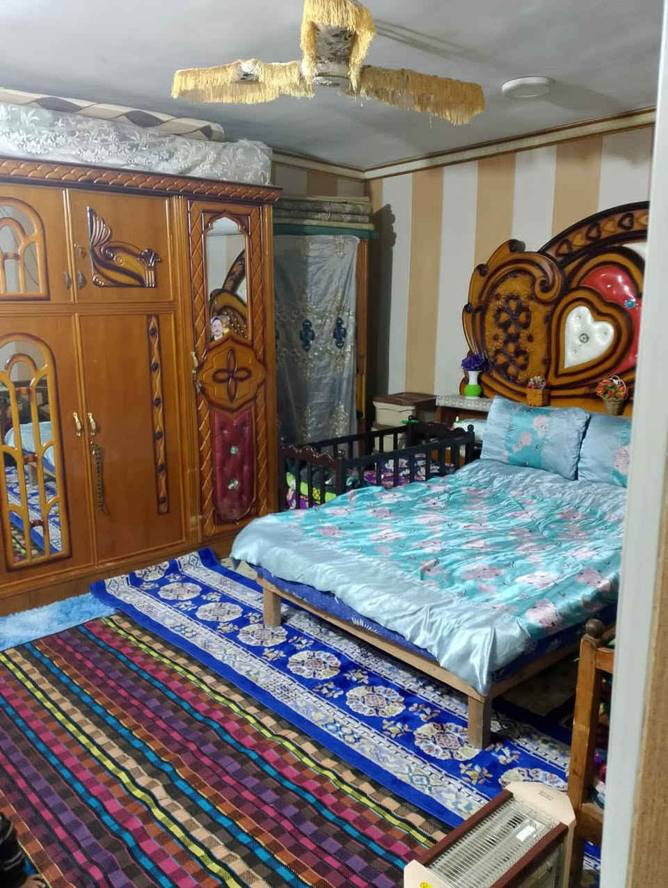 سلام.عليكم.دار.للبيع.حي.الكوفة.١٠٠.متر.واجهة.٥متر.نزال.٢٠.بالقرب.من.اسواق.ادم.البت.كامل.كهرباء.ماء.مجاري.جديدة.المنطقة.مبلطة.ومقرنص..مع.البيت.كيزر.مع.مغسلة.مع.ماطور.ماي.مع.خزان.ماي.كبير.عدم.٢.مع.كاونتر.جديد.وكبير.كما.مبين.بالصور.البيت.معروض.بسعر.ممناسب.. مبايل..***********مع.الموفقية.للشراي.
