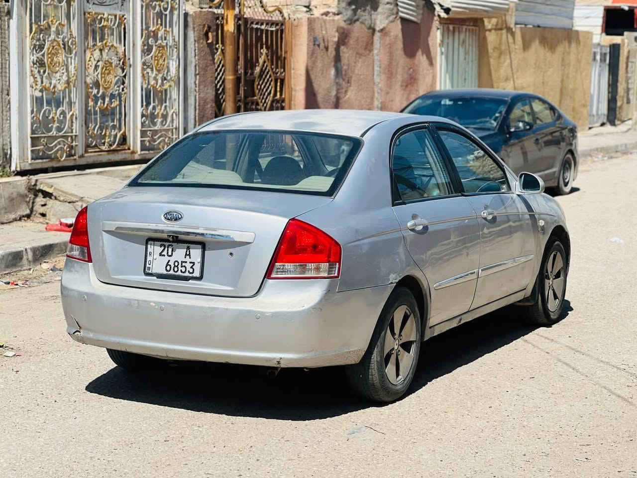 السلام عليكم للبيع كيا سيراتو 2007 بااسمي رقم انكليزي محرك 1600 دوش تخم تاير باتري حداديه جدد فقط بارد بجاملغ الخلفي صغير سياره بيهه جراد مكاني كربلاء حي العامل 
***********
