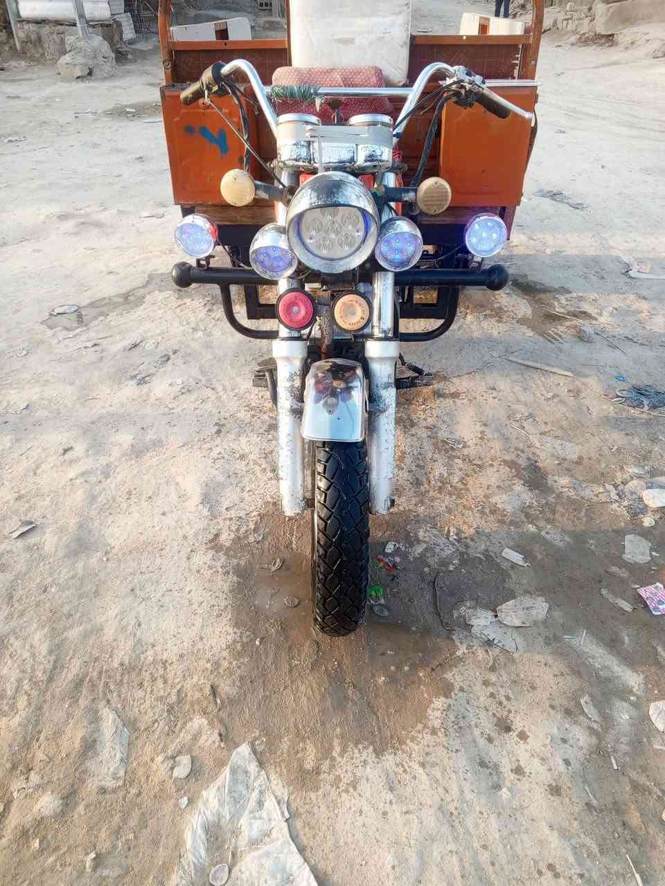 السلام عليكم ستوته للبيع موديل 20 مكينه 25 مكانها بكربلاء حي الموظفين ستوته مقفوله كفه اي نقص ما بيها اوراق باسمي ***********
