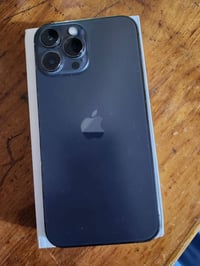 13برو ماكس ذاكره 256 مبدل شاشه وبطاريه عربي شرق اوسط مكاني بغداد البيا...