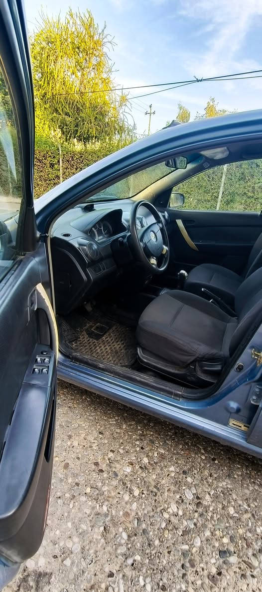 افيو 2007 وارد امريكي سيارة نضيفة او اعتمادية. بيهة  (قطعة واحدة چاملغ سائق فقط). سيارة ماشية 250،000 الف. محرك اوگير شرط . محرك 16 او گير اوتوماتيك وسعر 65 او مجال قليل..اي استفسار هذا رقم ***********
