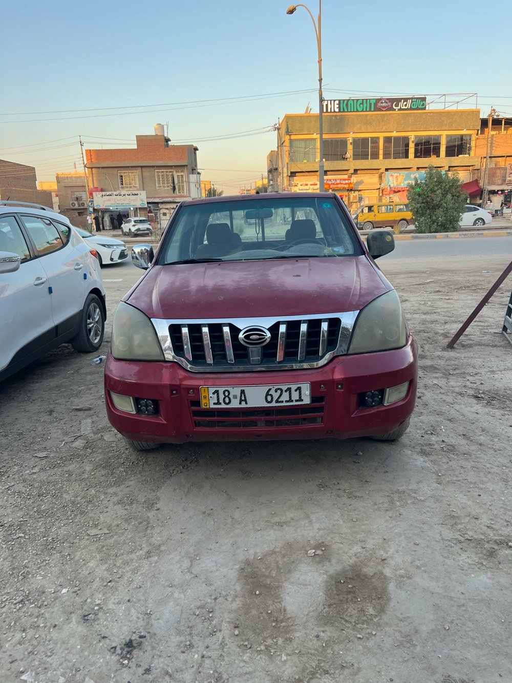 السعر 45
موديل 2008
نوع صيني كانو
رقم بابل انكليزي بسمي
شنو الموديل/الفئة بالضبط مال الـ GONOW؟ وإذا بيها دبل لو عادي، وديزل لو بنزين؟: 
كير عادي وبنزين
شلون حالة المكينة والقير والدفرنسات، وشكد ماشية تقريباً؟: 
المكينه بيه رنكات
هل المكيف وباقي الكهربائيات شغالات زين، وبيها أي ملاحظات ميكانيكية أو أصوات؟: 
نعم شغال تدفئه وتبريد 
وين مكان السيارة هسه بالضبط، وهل متوفرة للفحص أو التجربة بنفس المنطقة؟: 
بابل حله
السعر 45 نهائي لو بيه مجال بسيط للمراوسة؟: 
بس مجال