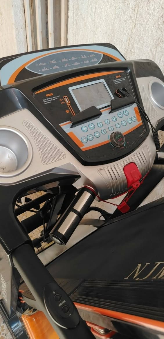 السلام عليكم جهاز مال جري استعمال قليل بعد نضيف يتحمل وزن 150K 
السعر  350 
وبي مجال 
للاستفسار الاتصال 
على هاذه الرقم 
***********
