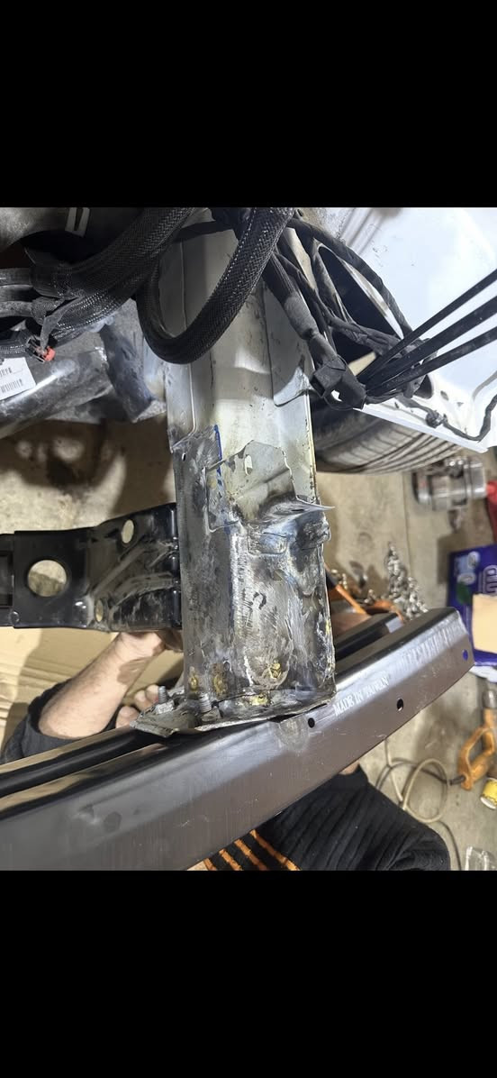 السلام عليكم
للبيع جالنجر GT2023  ماشيه 6000 فقط بدون ايرباك السياره جديده كلش وكلشي مناقصه فول مواصفات عدا الفتحه ويل مميز كشنات كهربائيه جلد وكنتاره تبريد قطعتين تدفئه وتبريد بالكشنات والستيرن ضربته خفيفه كلش موجوده الصور مبدل بنيد  وكفر الدعاميه بس الشبابيك والاستات بلادي كله والجاملغات بارد ثنينهم صور الحادث والتصليح والسونار كله موجوده السعر 22000  مكانه كراده ساحه الواثق 
للتواصل ***********
