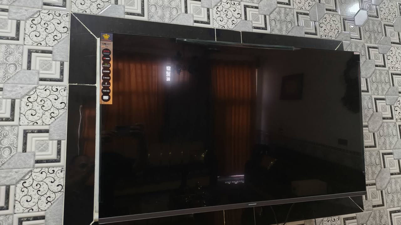 شاشة سمارث رويال العراق اخر تحديث حجم 50للبيع سعرها 250 مكاني بابل ابوغرق شارع المركز الشراي يتصل وبخدمتة ***********
