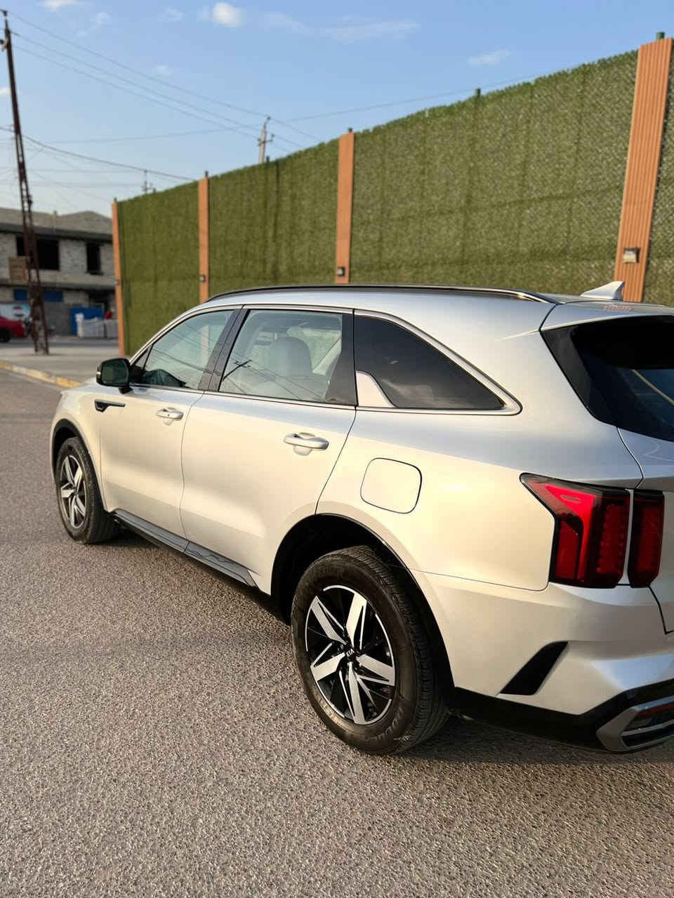 كيا سورنتو وارد امريكي 2021
حادثهة بنيد فقط مبدل ومصبوغ يعني قطعة وحدة فقط بدون دواخل شاصي ولغد مكفول
ايرباك ستيرن طاك فقط
ماشية 52,000
سيارة جديدة جداً
مواصفات S عدا البانوراما
سبعة راكب داخل جلد ابيض
محرك 2500 اعتيادي بدون تيربو تنفس طبيعي رقم بغداد باسمنة 
مكانهة بغداد حي الاعلام
السعر 228
***********
