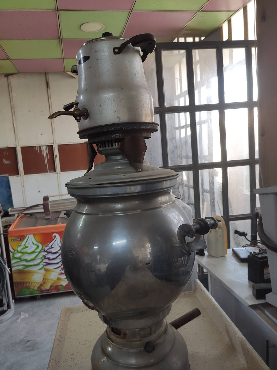 للبیع نحاس کتری فافون ***********
