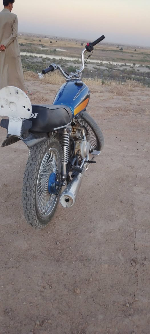 السلام عليكم ما طلعت 20 للبيع السعر 130,,***********0
